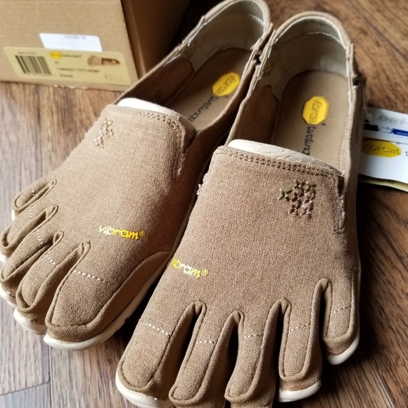 Vibram Shoes - Vibram fivefingers CVT Hemp womens khaki sz 41 NEW